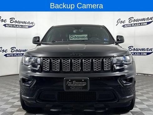 Used 2018 Jeep Grand Cherokee Altitude AWD/4WD image 3