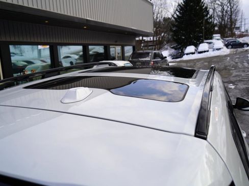 Used 2025 BMW X7 xDrive40i w/ M Sport Package image 16