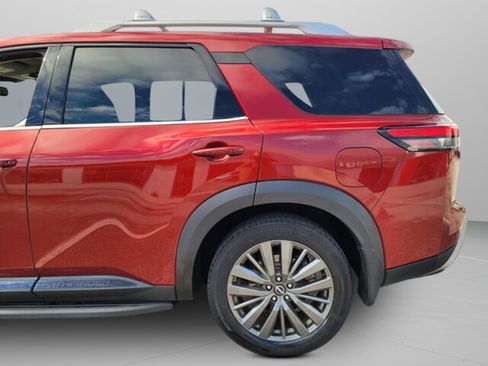 Used 2022 Nissan Pathfinder SL w/ SL Premium Package image 30