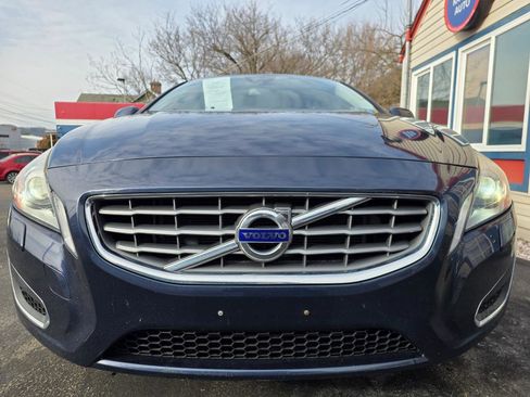 Used 2012 Volvo S60 T5 w/ Multimedia Pkg FWD image 2