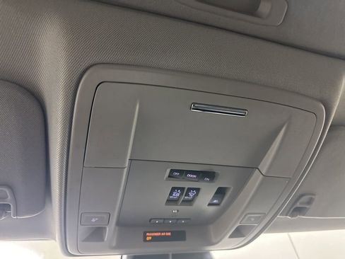 Used 2018 Chevrolet Silverado 1500 High Country image 45