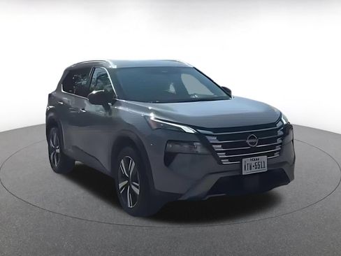 Used 2026 Nissan Rogue SL FWD image 3