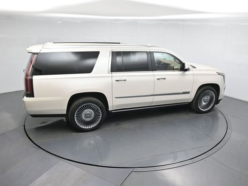 Used 2015 Cadillac Escalade ESV Platinum image 41
