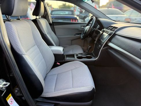 Used 2015 Toyota Camry SE FWD image 22