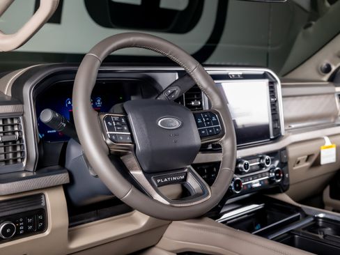 Used 2026 Ford F450 Platinum w/ Platinum Plus Package AWD/4WD image 32