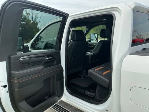 Used 2025 GMC Sierra 3500 AT4 w/ AT4 Premium Plus Package AWD/4WD image 17