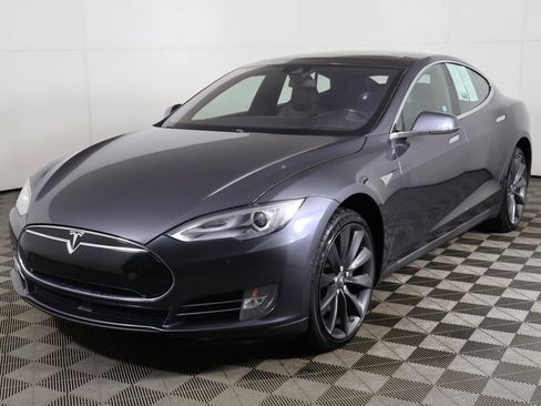 Used 2016 Tesla Model S 90D image 8