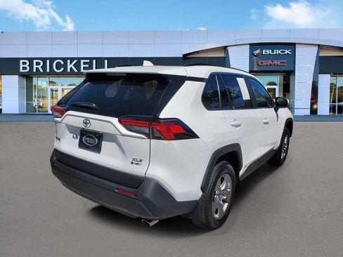 Used 2025 Toyota RAV4 XLE w/ Convenience Package image 3