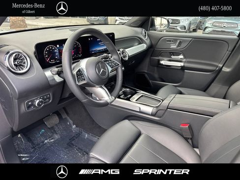 Used 2024 Mercedes-Benz GLB 250 image 11