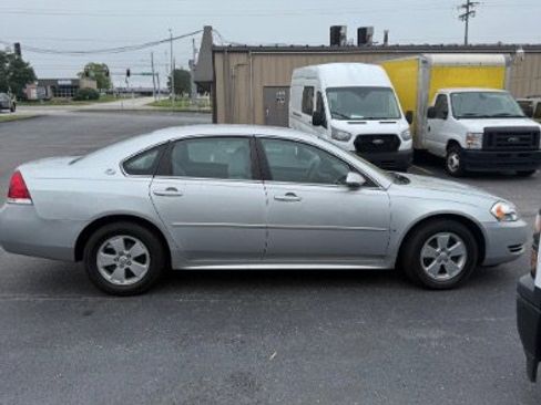 Used 2009 Chevrolet Impala LT FWD image 6