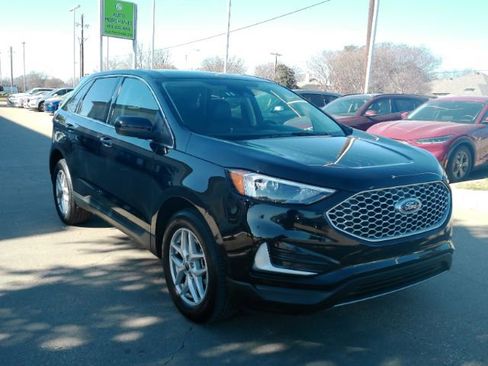 Used 2024 Ford Edge SEL image 4
