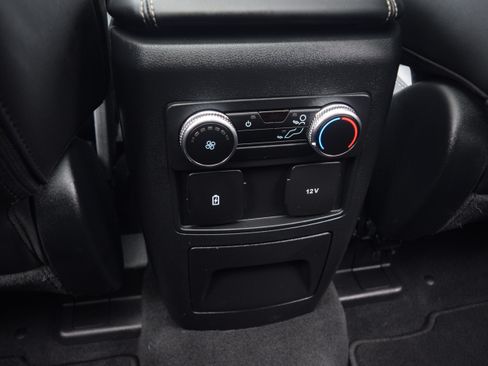 Used 2022 Ford Explorer XLT w/ Equipment Group 202A image 19