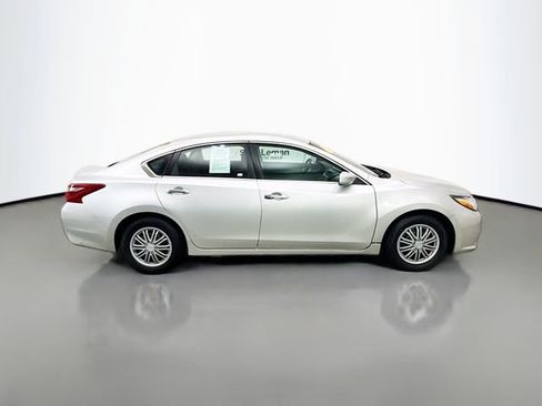 Used 2018 Nissan Altima 2.5 S w/ S Convenience Package FWD image 10