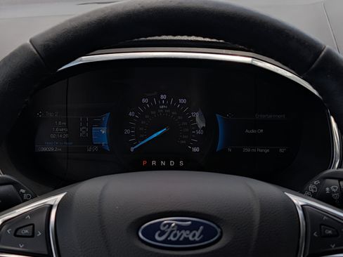 Certified 2021 Ford Edge Titanium FWD image 30