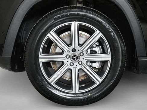 Certified 2022 Mercedes-Benz GLS 450 4MATIC image 27