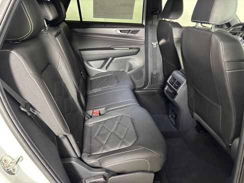 New 2026 Volkswagen Atlas Cross Sport SE AWD/4WD image 11
