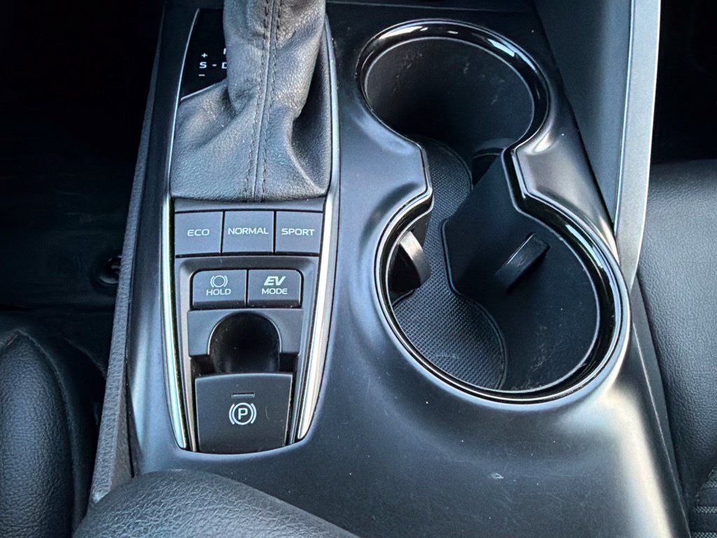 Used 2020 Toyota Camry SE FWD image 28