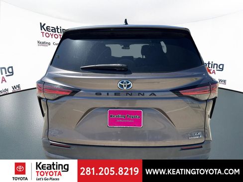 Used 2021 Toyota Sienna LE FWD image 6
