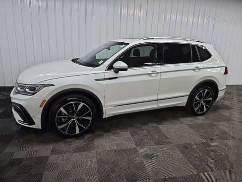 Used 2023 Volkswagen Tiguan SEL R-Line AWD/4WD image 6