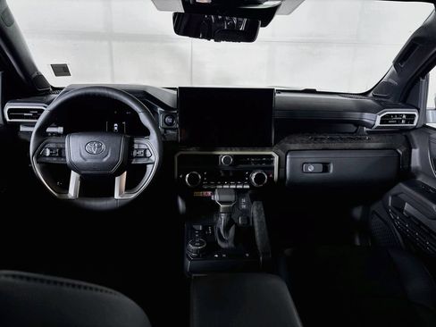 Used 2024 Toyota Tacoma Limited w/ Limited Package (LT) AWD/4WD image 12