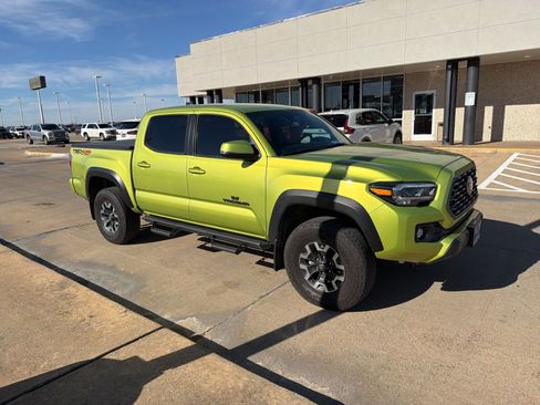 Used 2023 Toyota Tacoma TRD Off-Road image 3