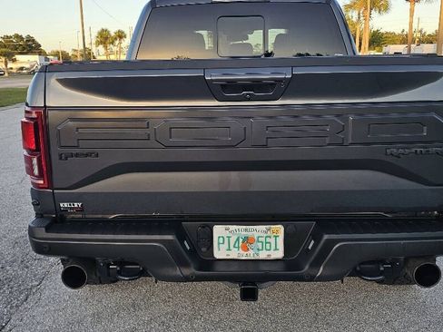 Used 2017 Ford F150 Raptor w/ Equipment Group 802A Luxury AWD/4WD image 5