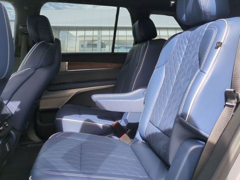 Used 2026 Cadillac Vistiq Premium Luxury image 30