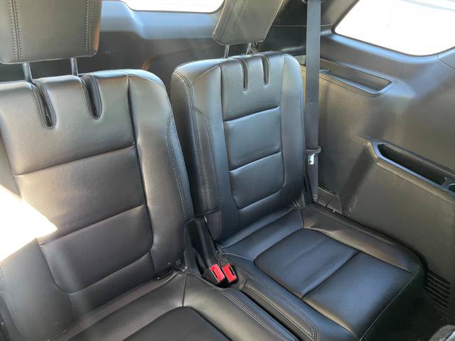 Used 2018 Ford Explorer XLT w/ Equipment Group 202A AWD/4WD image 27