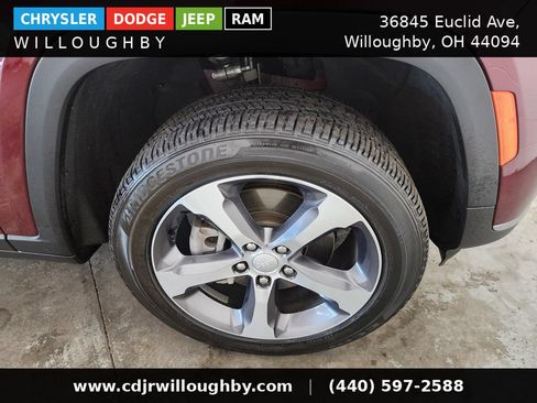Used 2024 Jeep Grand Cherokee L Limited AWD/4WD image 46