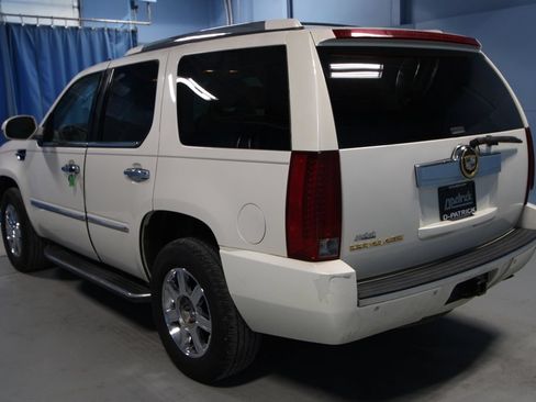 Used 2007 Cadillac Escalade AWD w/ Climate Package image 27