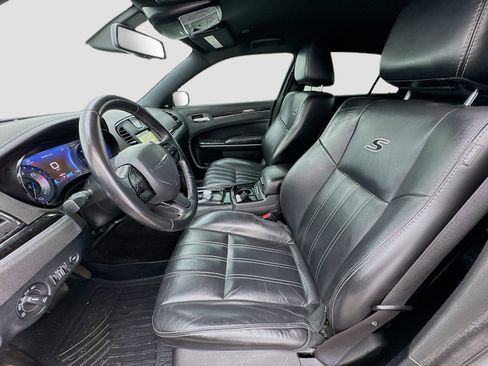 Used 2018 Chrysler 300 S RWD image 13