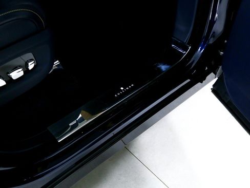 Used 2025 Rolls-Royce Cullinan AWD/4WD image 41