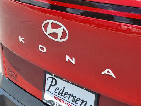 Used 2024 Hyundai Kona SEL AWD/4WD image 9