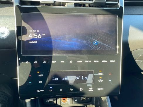 Used 2022 Hyundai Santa Cruz Limited AWD/4WD image 17