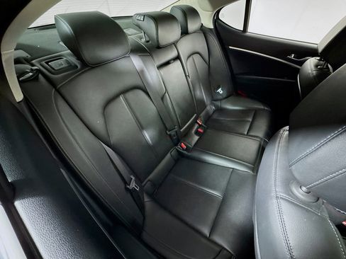 Used 2022 Genesis G70 2.0T image 26