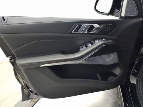 Used 2025 BMW X7 M60i image 15