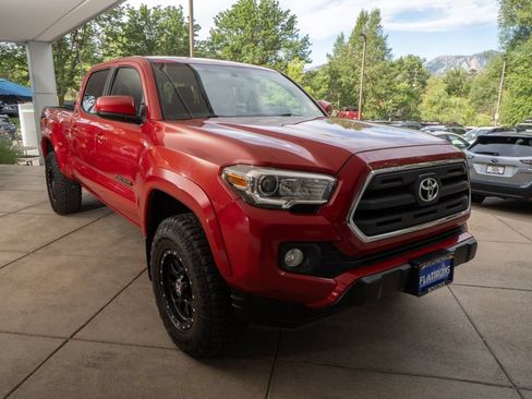 Used 2016 Toyota Tacoma SR5 w/ SR5 Appearance Package (SN) AWD/4WD image 2
