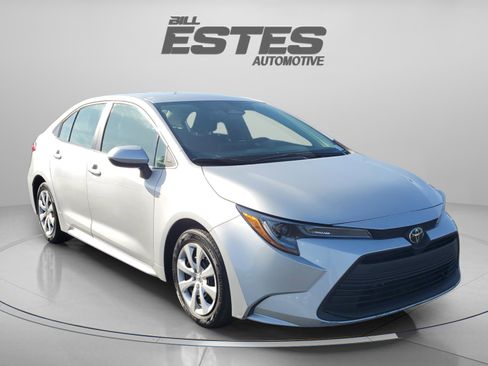 Used 2023 Toyota Corolla LE FWD image 5