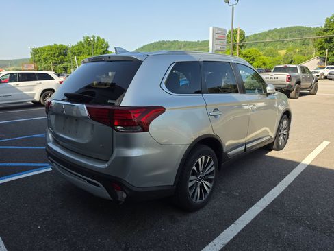 Used 2020 Mitsubishi Outlander SEL AWD/4WD image 3