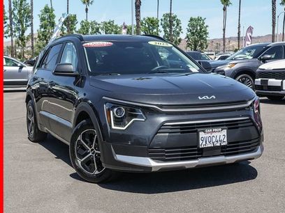 Certified 2025 Kia Niro EX
