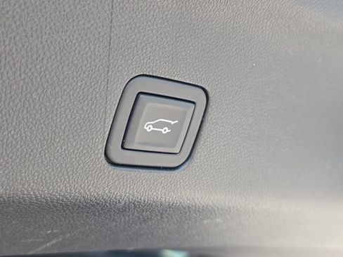 Used 2023 Chevrolet Tahoe Premier w/ Premium Package 2 RWD image 12