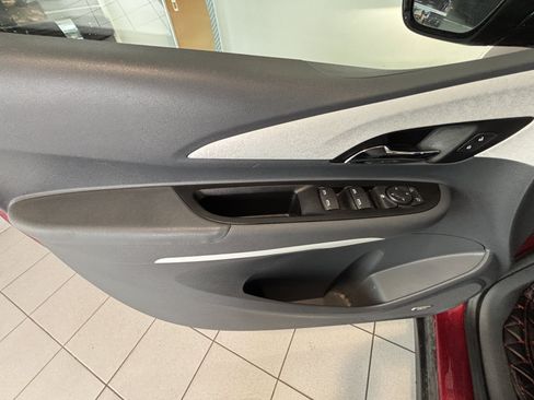 Used 2020 Chevrolet Bolt Premier w/ Infotainment Package FWD image 10
