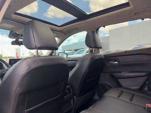 Used 2022 Nissan Rogue SV w/ SV Premium Package FWD image 27