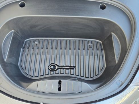 Used 2021 Tesla Model 3 Standard Range Plus image 40