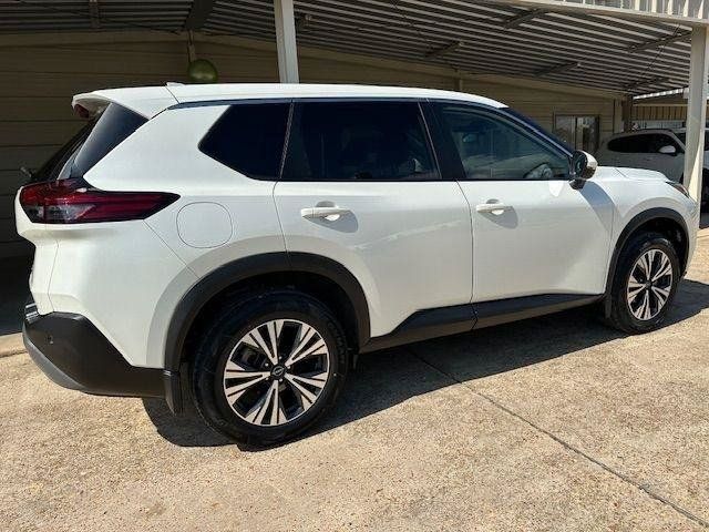 Used 2022 Nissan Rogue SV AWD/4WD image 5
