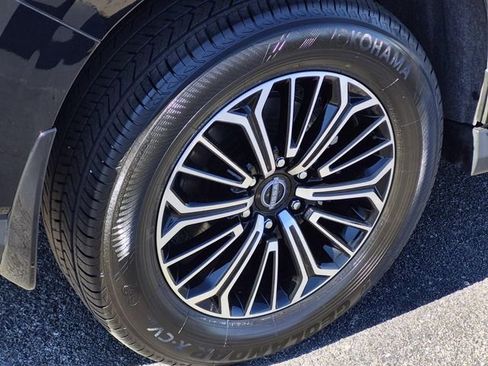 New 2026 Nissan Armada SL w/ Captain's Chari Seat Package image 5