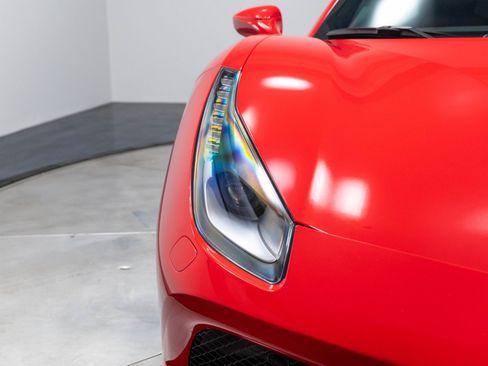 Used 2018 Ferrari 488 GTB RWD image 54