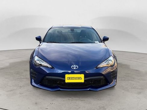Used 2018 Toyota 86 RWD image 8