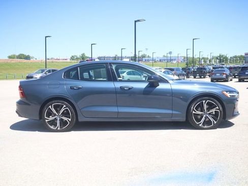 Used 2024 Volvo S60 B5 Core AWD/4WD image 4