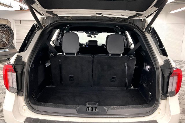 Used 2025 Ford Explorer ST-Line w/ ST-Line Street Pack AWD/4WD image 41